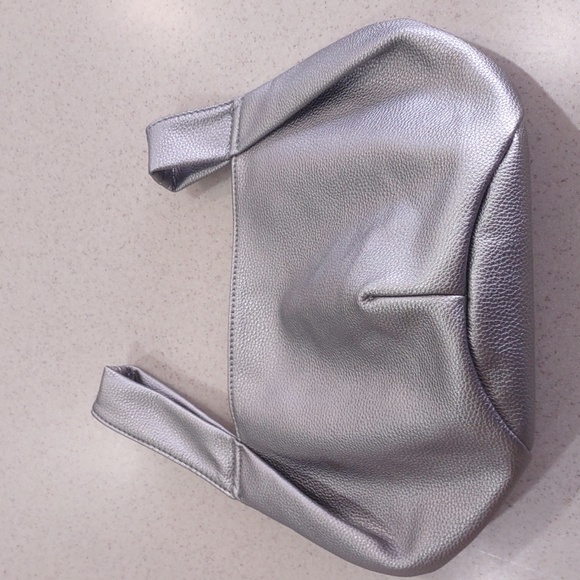 The drop silver metallic handbag NWOT - Picture 5 of 13